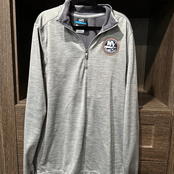 NY Islanders Boys Bundle Hat NWT 1/4 Zip size Youth XL - Picture 4 of 6
